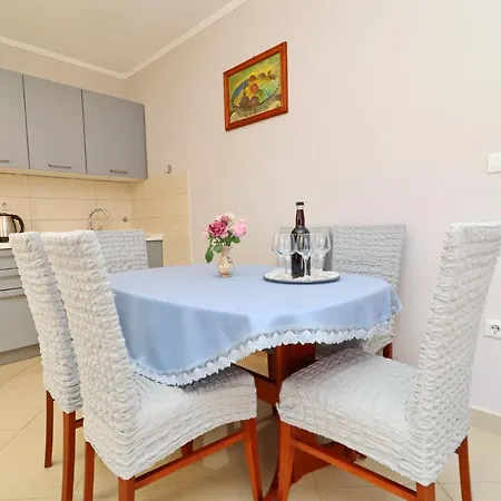 Apartment 4463b *